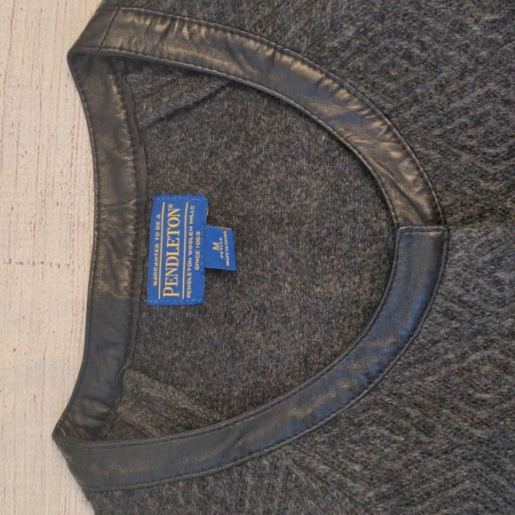 Pendleton Lambswool Sweater Jacket w Leather Trim Medium EUC - Picture 4 of 6